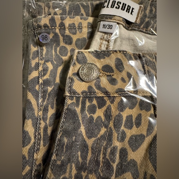 Disclosure Baggy Low-Rise Leopard Print Pants size 30 - Picture 12 of 12